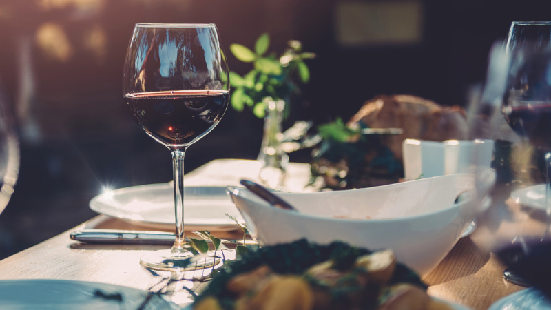 Savor Summer: Discover the Best Outdoor Dining Locations | DFH Real Estate